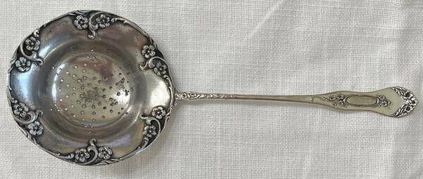 Beverly (Silverplate, 1909) Solid Individual Overcup Tea Strainer