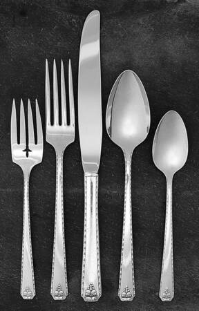 Bordeaux (Silverplate, 1945) 5 Piece Place Setting