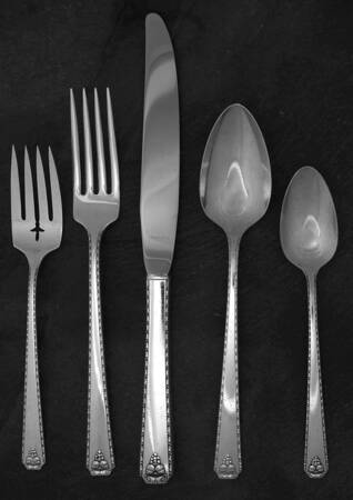 Bordeaux (Silverplate, 1945) 40 Piece Estate Set