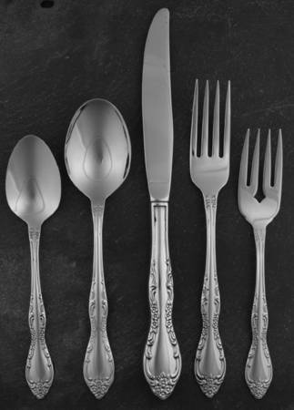 Bourbon (Stainless, Not Pierced) 5 Piece Place Setting