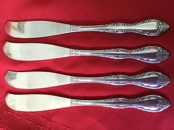 Bourbon (Stainless, Not Pierced) Flat Handle Butter Spreader