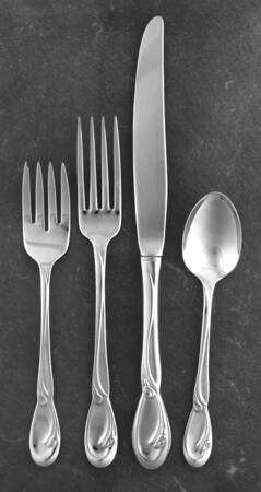 Calla Lily (Stainless) 32 Piece Estate Set