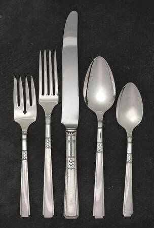 Capri (Silverplate, 1935) 5 Piece Place Setting