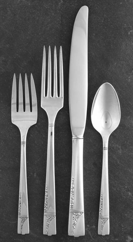 Caprice (Silverplate, 1937) 4 Piece Place Setting by Oneida Silver