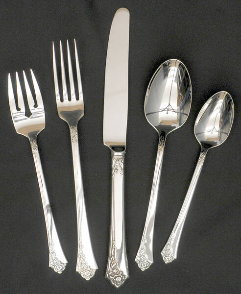 Damask Rose (Stainless) 5 Piece Place Setting
