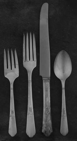 Encore (Silverplate, 1934) 4 Piece Place Setting