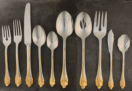 Golden Amaryllis (Stainless, Gold Accent) 45 Piece Starter Set