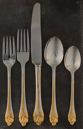 Golden Amaryllis (Stainless, Gold Accent) 5 Piece Place Setting