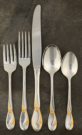 Golden Calla Lily (Stainless, Gold Accent) 5 Piece Place Setting