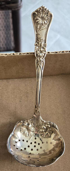 Grenoble-Gloria (Silverplate, 1906) Large Sugar Sifter