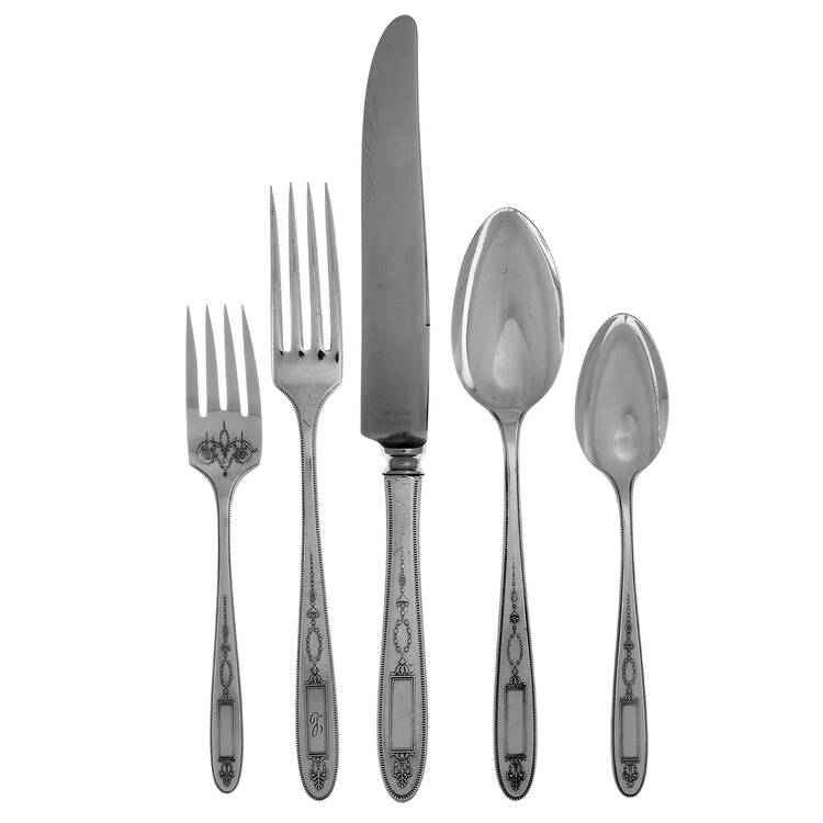 Grosvenor (Silverplate, 1921, No Monograms) 40  Piece Estate Set by Oneida Silver