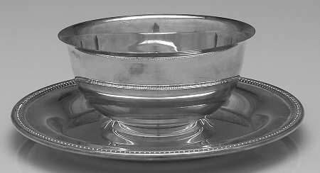 Jefferson (Silverplate, Hollowware) Plated Gravy Boat with Attached Underplate
