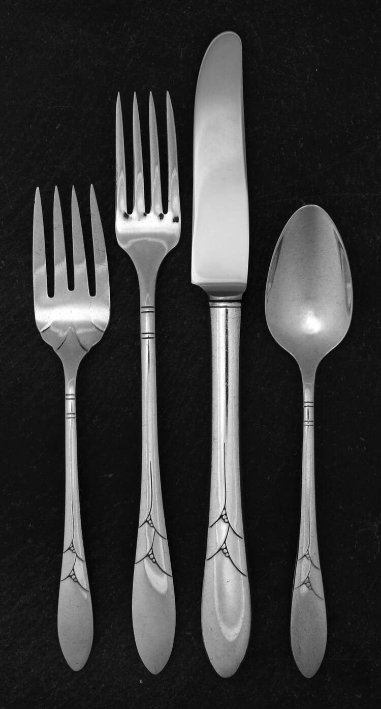 Lady Hamilton (Silverplate, 1932) 32  Piece Estate Set