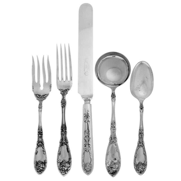 La Vigne (Silverplate, 1908) 40  Piece Estate Set