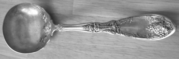 La Vigne (Silverplate, 1908) Round Bowl Soup Spoon (Gumbo)