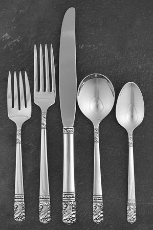 Mansion House (Sterling, 1948, Bright Finish) 5 Piece Dinner Size Setting