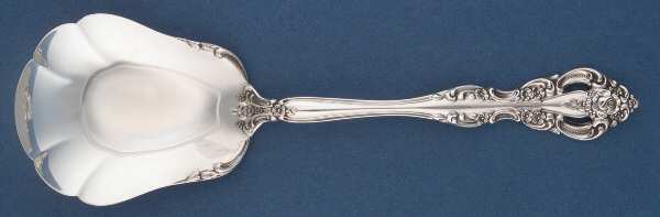 Michelangelo (Sterling, 1970) Solid Shell Berry/Casserole Spoon