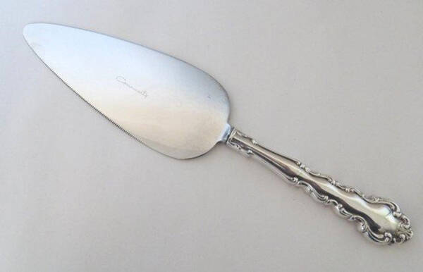 Modern Baroque (Silverplate, 1969) Pie and Cake Server with Stainless Blade