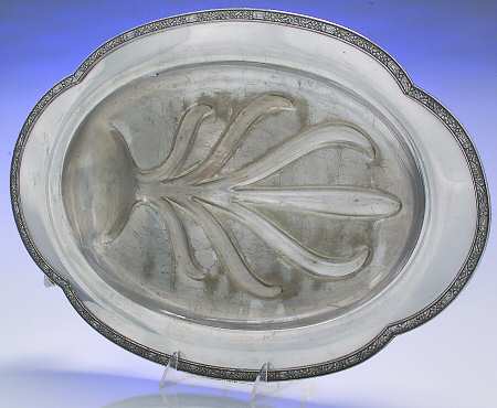 Montclair (Silverplate, Hollowware) Medium Plated Footed Meat Platter with Well