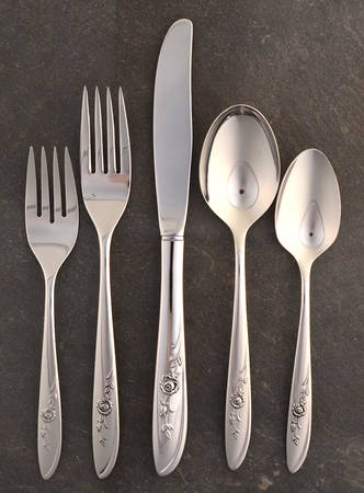New Era (Stainless, Deluxe, Roses) 5 Piece Place Setting