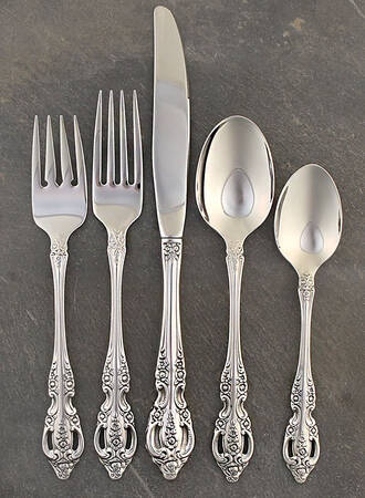 Renoir-Pembrooke (Stainless) 40 Piece Estate Set