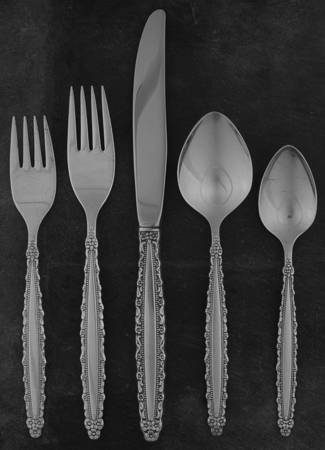 Royal Lace (Silverplate) 5 Piece Place Setting by Oneida Silver