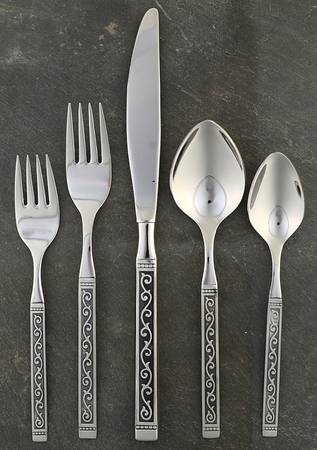 Spanish Court (Stainless) 5 Piece Place Setting