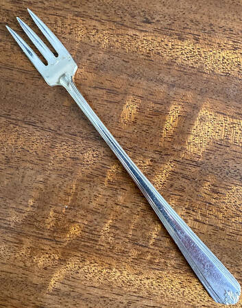 Tempo (Silverplate, 1930) Cocktail/Seafood Fork