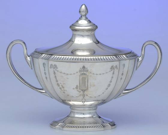 Grosvenor (Silverplate, Hollowware) Sugar Bowl & Lid