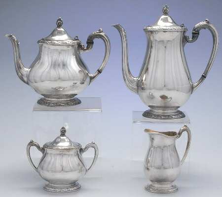 Queen Bess II (Silverplate, Hollowware) (4 Piece) Silverplate Tea Set