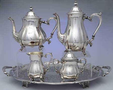 Chippendale (Silverplate, 1919, Hollowwaree) 5-Pc Silverplate Tea Set with Footed Tray