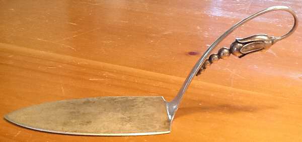 Blossom (Sterling) Solid Pie Server