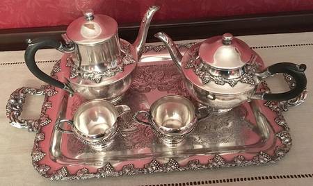 Old English Reproduction (Silverplate, Hollowware) (4 Piece) Silverplate Tea Set