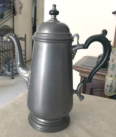 OHS395 (Pewter, Hollowware) Black Handle Coffee Pot