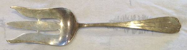 Lotus (Sterling, 1920) Solid Salad Serving Fork