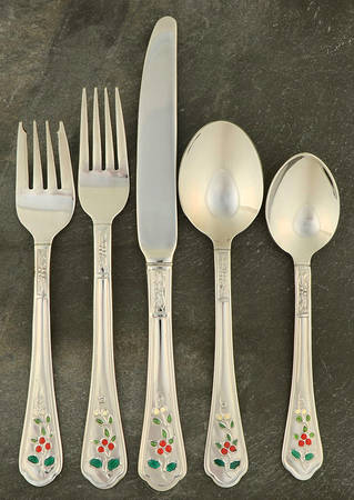 Winterberry (Stainless) 5 Piece Place Setting