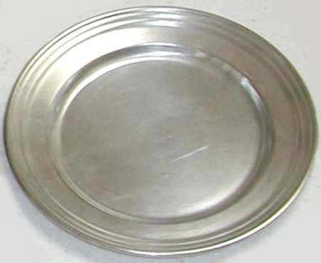 Yorktowne Bread Plate