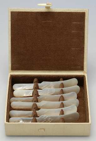 Flatware (Plated Bolster) Set of 6 Individual Spreaders W/Case