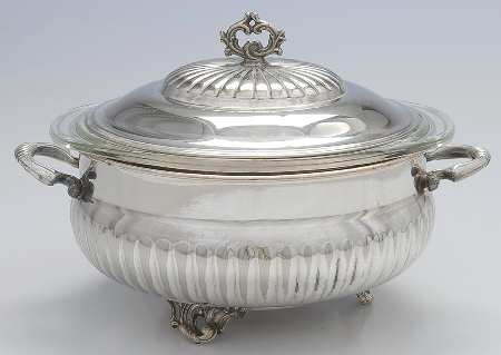 Silverplate Hollowware 1.5 Qt Round Covered Casserole W/Glass Liner