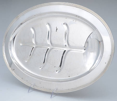 01156 (Silverplate, Hollowware) 17" 4 Toed Meat Platter with Well