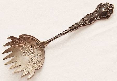 PBM35 (Sterling) Large Solid Tined Sardine Serving Fork