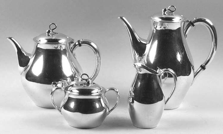 The Americana (Silverplate, Hollowware) (4 Piece) Silverplate Tea Set