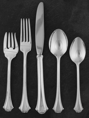 French Chippendale (Silverplate-1981) 40  Piece Estate Set