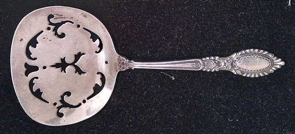 Guildhall (Sterling, 1941, No Monos) Solid Bon Bon Spoon with Pierced Bowl