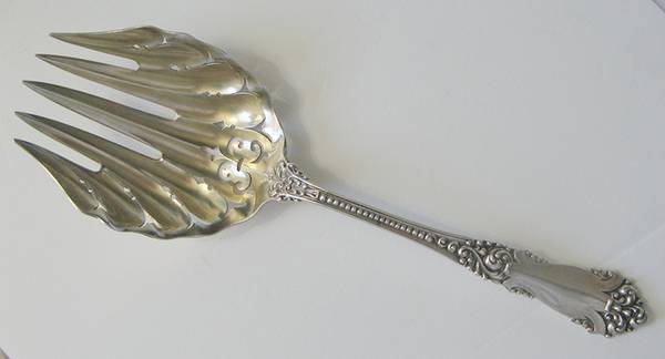 La Marquise (Sterling, 1895) Vegetable Serving Fork (Solid)
