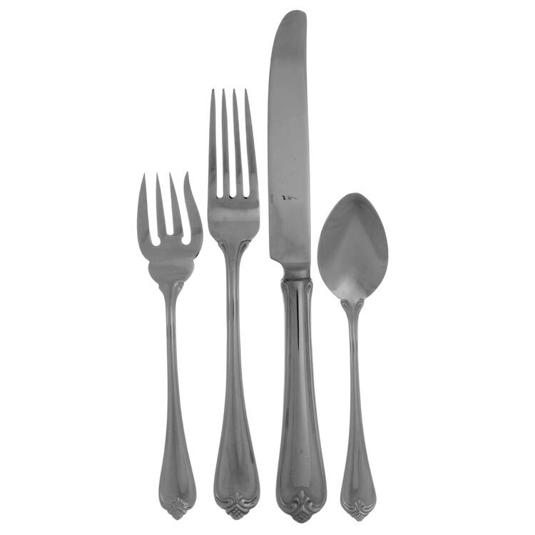Rosecliff (Stainless, 1985) 32  Piece Estate Set