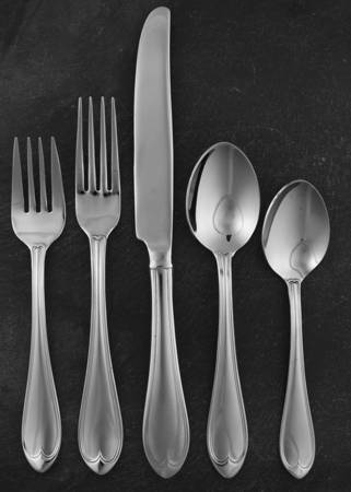 Oval Thread (Stainless) 5 Piece Place Setting