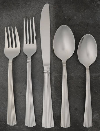 Fluted Elegance (Stainless) 5 Piece Place Setting