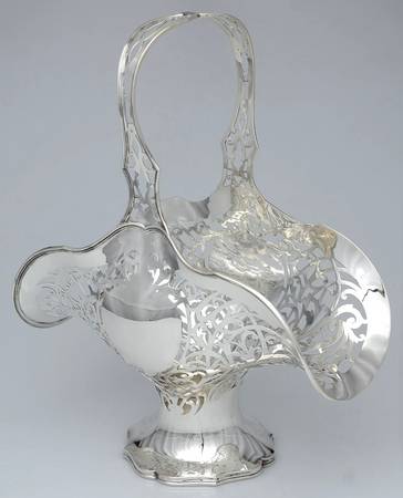Hepplewhite-Plain (Sterling, 1907, Hollowware) 13" Handled Basket
