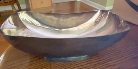 Embassy (Silverplate, 1988, Hollowware) Round Silverplate Centerpiece